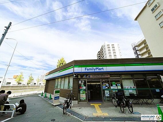 ファミリーマー...