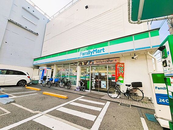 ファミリーマー...