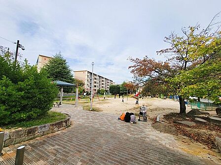 豊中市下原公園 570m