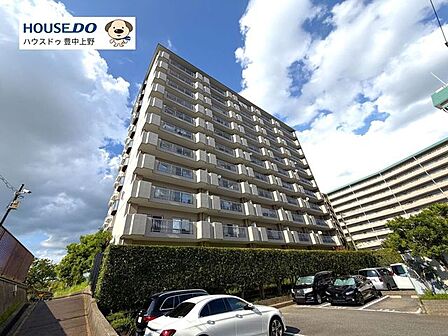 3沿線利用可能で通勤や通学に便利な交通利便性の高いマンションです。周辺は緑豊かで北摂らしい住環境。ペットの飼育も可能です♪(細則有)