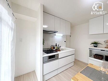 使い勝手の良い引き出し式システムキッチン