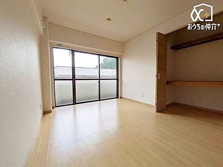 バルコニーに面しているお部屋です。