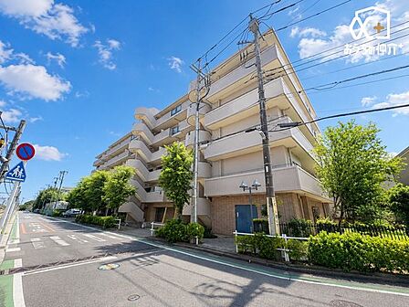 ~Appearance~開放感が魅力的。隣に高い建物がなく、他を気にしないゆったりとした生活を。通風の良い気持ち良い住環境です。