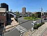 周辺：小手指駅　北口　(西武池袋線) 徒歩8分。始発電車も多く大変便利に利用できます。北口ロータリー内にスーパーがあるので、お仕事帰りにお買い物も済ませることができます 570m
