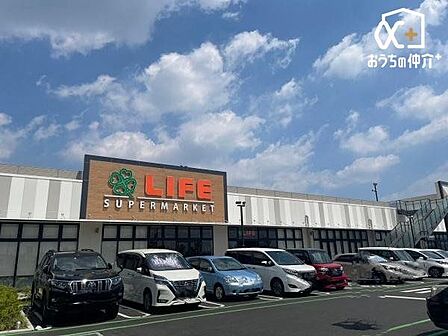 ライフ ソコラ所沢店 徒歩12分。【営業時間】9:00-21:30ソコラ所沢内のスーパーマーケットです 890m