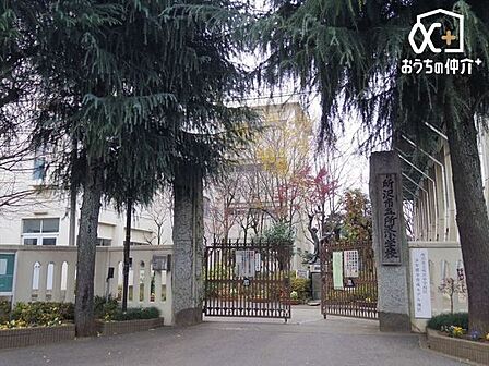 所沢市立所沢小学校 徒歩9分。西武新宿線「所沢駅」が最寄りの小学校でございます。ご近所の評判も良いです！ 650m