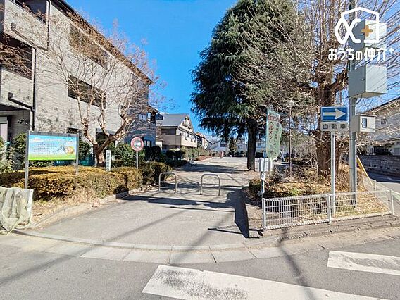 寿町公園 徒歩...