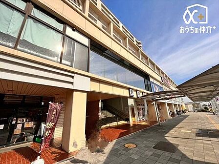 徒歩5分。東武東上線鶴瀬駅 340m