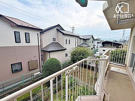 バルコニーからの眺望です!天気の良い日には青空が広がります!