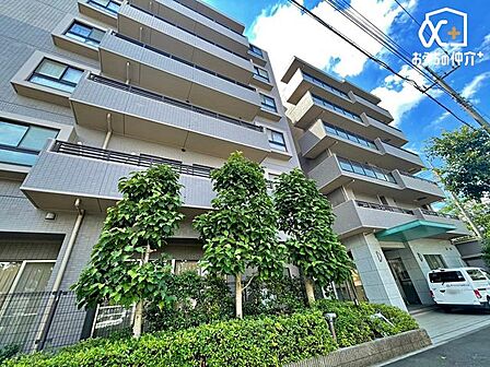 落ち着いた雰囲気が漂う住宅街。ゆったりと暮らしたい方にもおすすめしたい、静かで心地良い住環境になっております。皆様のお問い合わせお待ちしております!