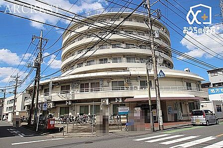 医療法人社団武蔵野会新座志木中央総合病院 徒歩3分。「TMGあさか医療センター」「TMG宗岡中央病院」「新座病院」などのグループ病院・施設と連携しており、頼れる病院です。 200m