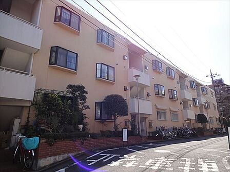 ゆったりと暮らしたい方にもおすすめしたい、静かで心地良い住環境になっております。皆様のお問い合わせお待ちしております!
