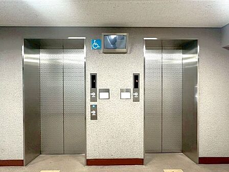 エレベーター2基設置で、朝の通勤・通学時間帯もスムーズ♪毎日の移動を快適にサポートしてくれる共用設備です。