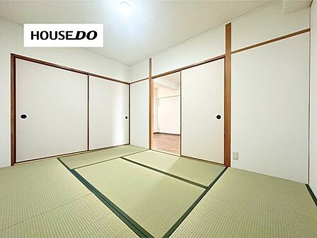 LDKと続き間になった和室。扉を開放すれば、リビングの延長として広々利用できます。