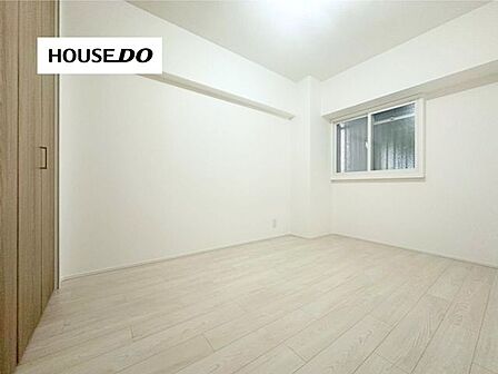 独立性のある洋室は、寝室や書斎にもおすすめ。シンプルでアレンジしやすい内装も魅力です。
