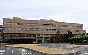 病院「岡山大学病院まで883ｍ」