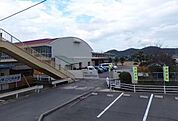 小学校「岡山市立平島小学校まで1233ｍ」