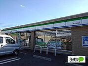 コンビニ「ファミリーマート富士松岡店まで465m」