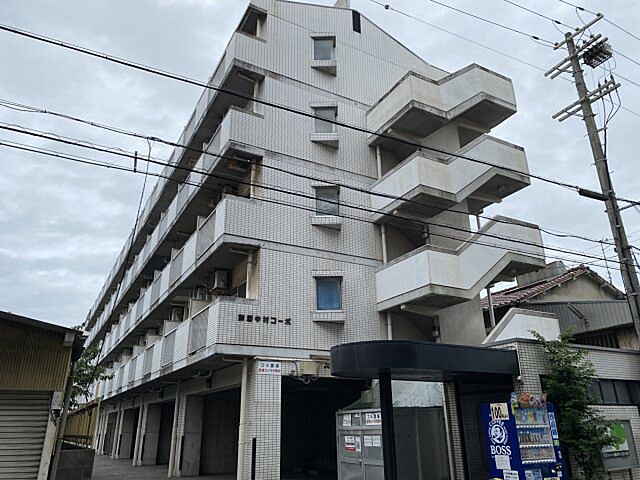 6 / 22
