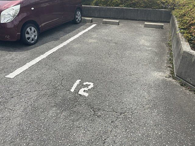 4 / 11
