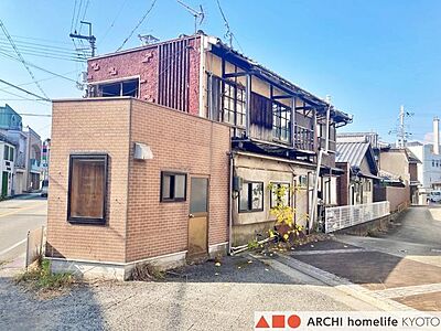 外観：中古建て付の土地です。