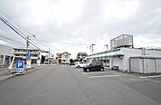 ファミリーマート 270m