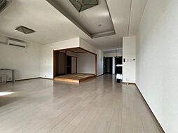 エルミタージュ・ユリ 4LDKの写真
