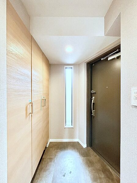 いつも気持ち良くご家族を迎えられる玄関収納付