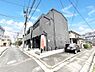 外観：前面道路はきちんと整備されています  