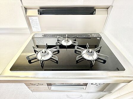 設備「無料オンライン相談」受付中！三口ガスコンロでお料理が一気にはかどりそう  