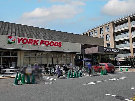スーパー 200m ヨークフーズ 三ノ輪店