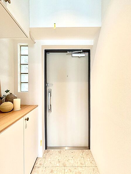 内装「無料オンライン相談」受付中!家族の帰宅やお客様をあたたかく迎える玄関