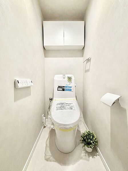 内装「無料オンライン相談」受付中!トイレは清潔感のある白を基調とした落ち着ける空間に!
