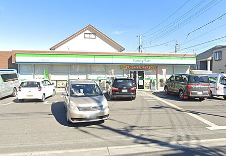 コンビニ 700m ファミリーマート さいたま堀の内町店