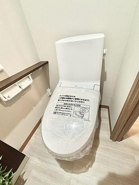 内装「無料オンライン相談」受付中!明るく清潔感のあるトイレです。
