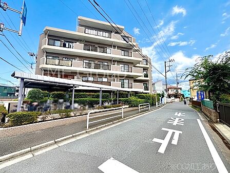 溢れる陽光でご家族の笑顔も輝く