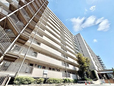 溢れる陽光でご家族の笑顔も輝く