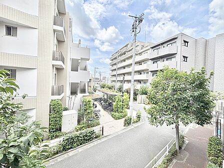 内装「無料オンライン相談」受付中!心地よい風が感じられそうな眺望です