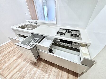 使いやすさを優先したスライド式収納タイプ!