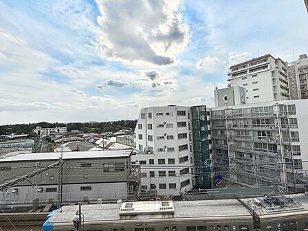 心地よい風が感じられそうな眺望です。