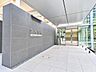 エントランス：外観 綺麗なエントランスは、居住者を優しく迎えいれてくれます  