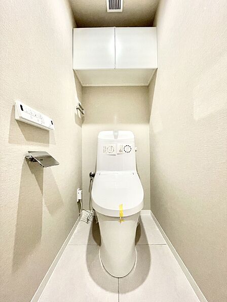 内装「無料オンライン相談」受付中!明るく清潔感のあるトイレです。