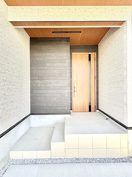 玄関を拡大表示