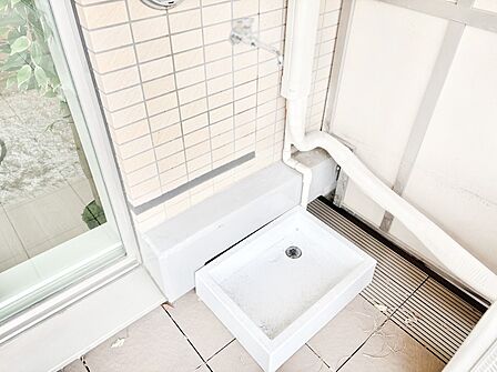 バルコニー水栓があればお掃除も楽々です。