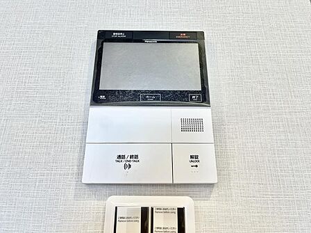 訪問者が一目でわかる、安心のTVモニター付きインターフォン