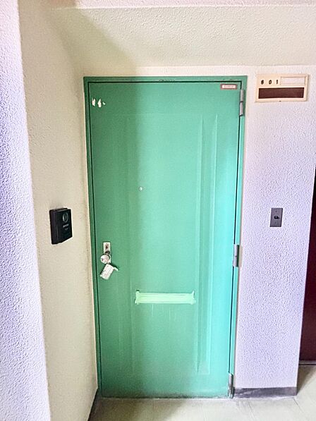 外観「無料オンライン相談」受付中!シンプルで落ち着いた雰囲気の玄関周り