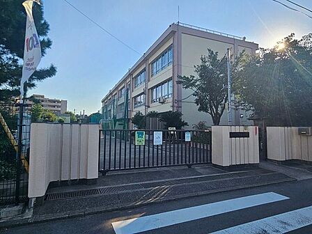 川崎市立下布田小学校 540m