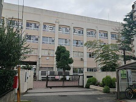西高津中学校 670m