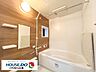 浴室：広々とした浴室で、ゆったりとリラックスできる時間を楽しめます！落ち着いた空間で、日々の疲れを癒す時間が特別になります♪窓もあり、換気出来ます！