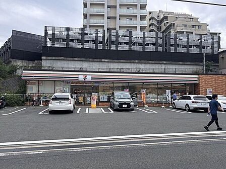 セブンイレブン吹田千里西6丁目店 950m